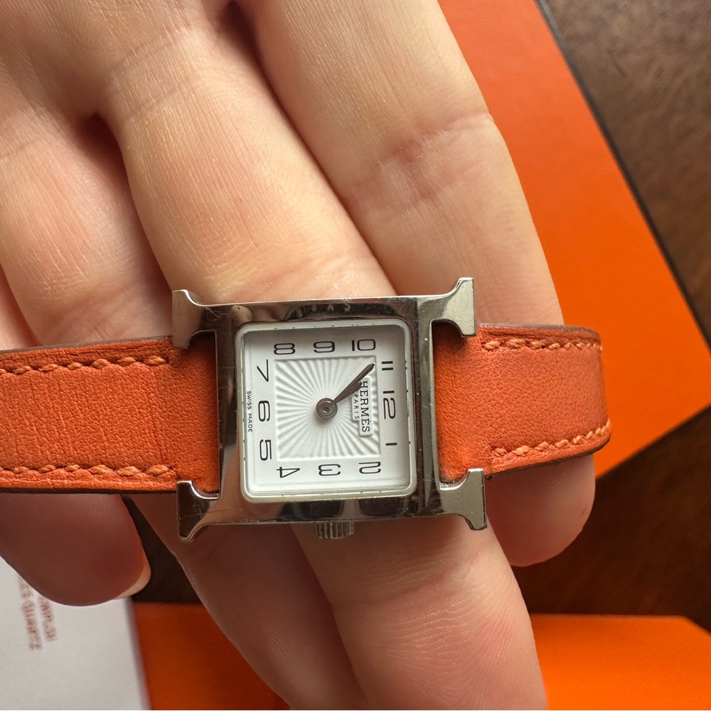 Hermès Orange Leather Watch - Picture 3 of 7
